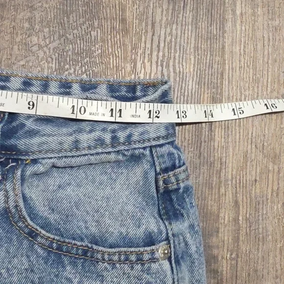 Nasty Gal Mom Jeans Women's Size 8 Distressed Slit Ankle Light Wash Relaxed - Picture 4 of 10